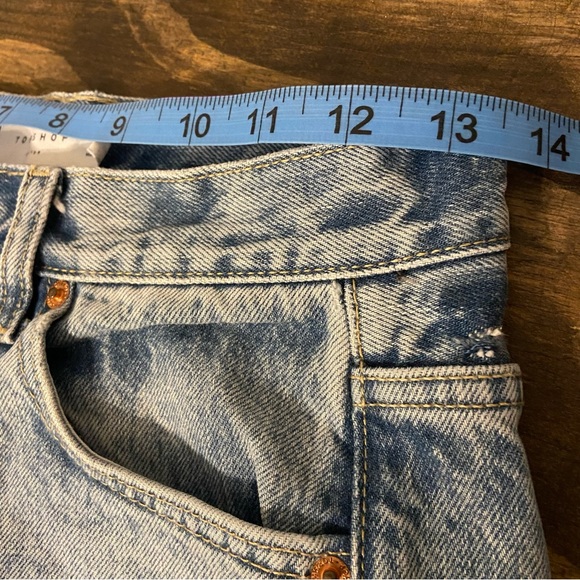 Topshop Editor Light Wash Distressed Jeans - Picture 13 of 15